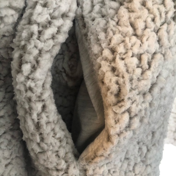 Fuzzy Pullover Jacket - Picture 9 of 10